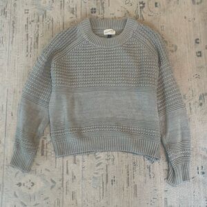 Universal thread grey sweater